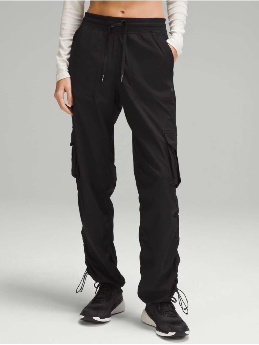 Lululemon Dance Studio Relaxed Fit Mid Rise Cargo Pant M Black
